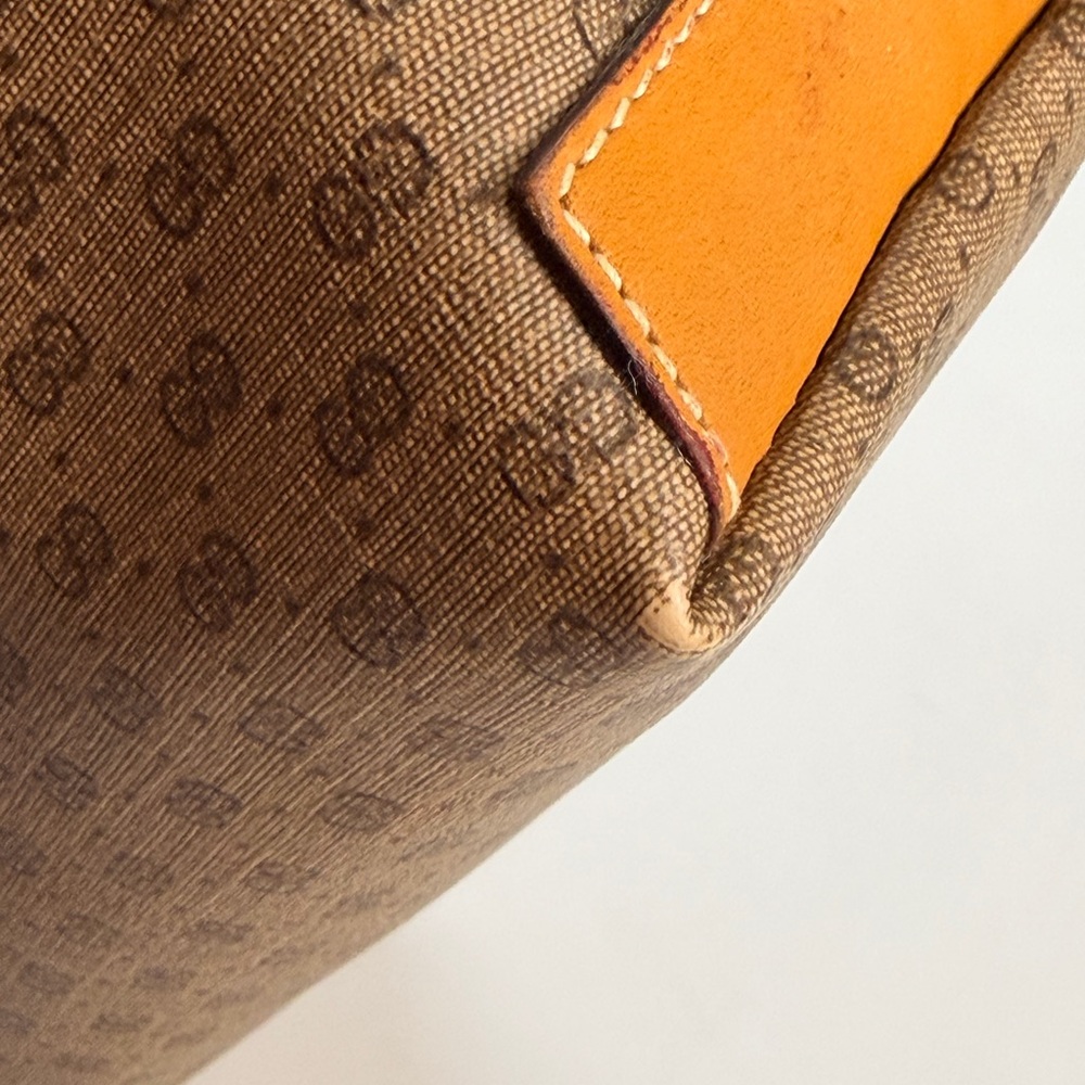 Gucci Micro GG Pouch/Clutch - Picture 8 of 15